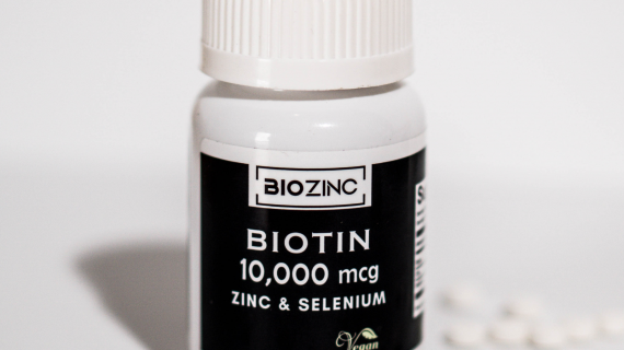 BIOZINC (BIOTIN 10.000mg + zinc dan selenium) 60 tabs